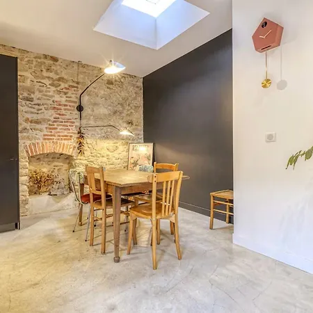 Gasthuis Hostcare - Maison Unique Dans Ancien Bar Renove